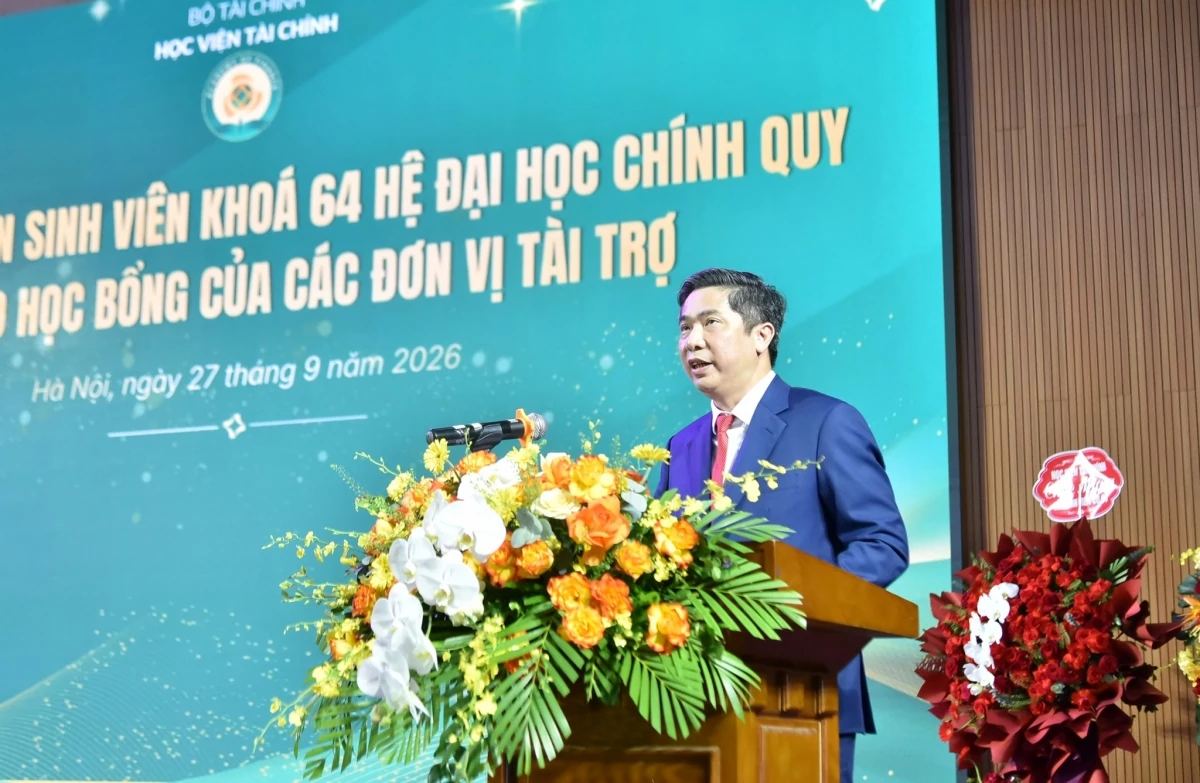 Giám đốc Học viện Tài chính gửi gắm ba hành trang tới hơn 8.400 tân sinh viên Giám đốc Học viện Tài chính gửi gắm ba hành trang tới hơn 8.400 tân sinh viên