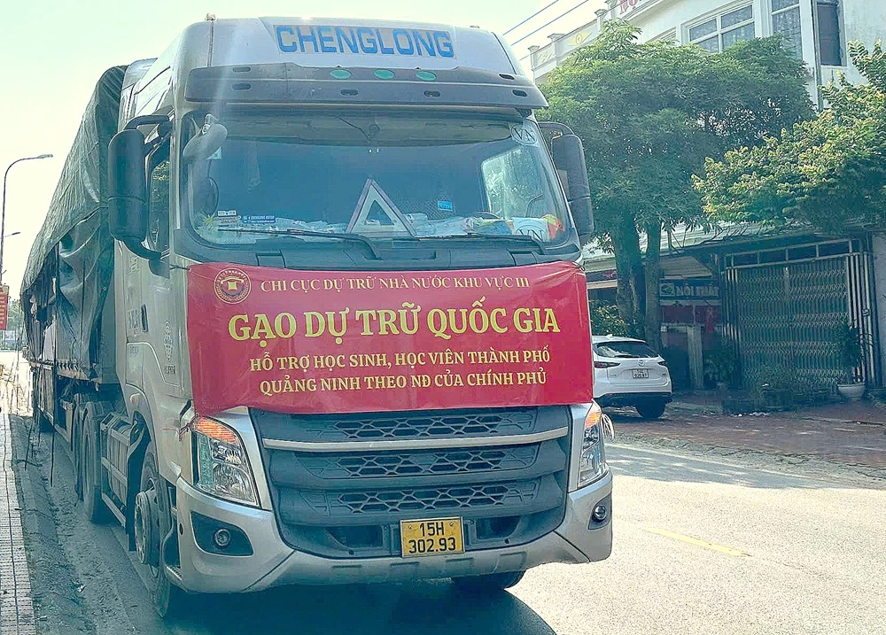 Hoàn thành cấp phát hơn 276 tấn gạo dự trữ hỗ trợ học sinh tỉnh Quảng Ninh Hoàn thành cấp phát hơn 276 tấn gạo dự trữ hỗ trợ học sinh tỉnh Quảng Ninh