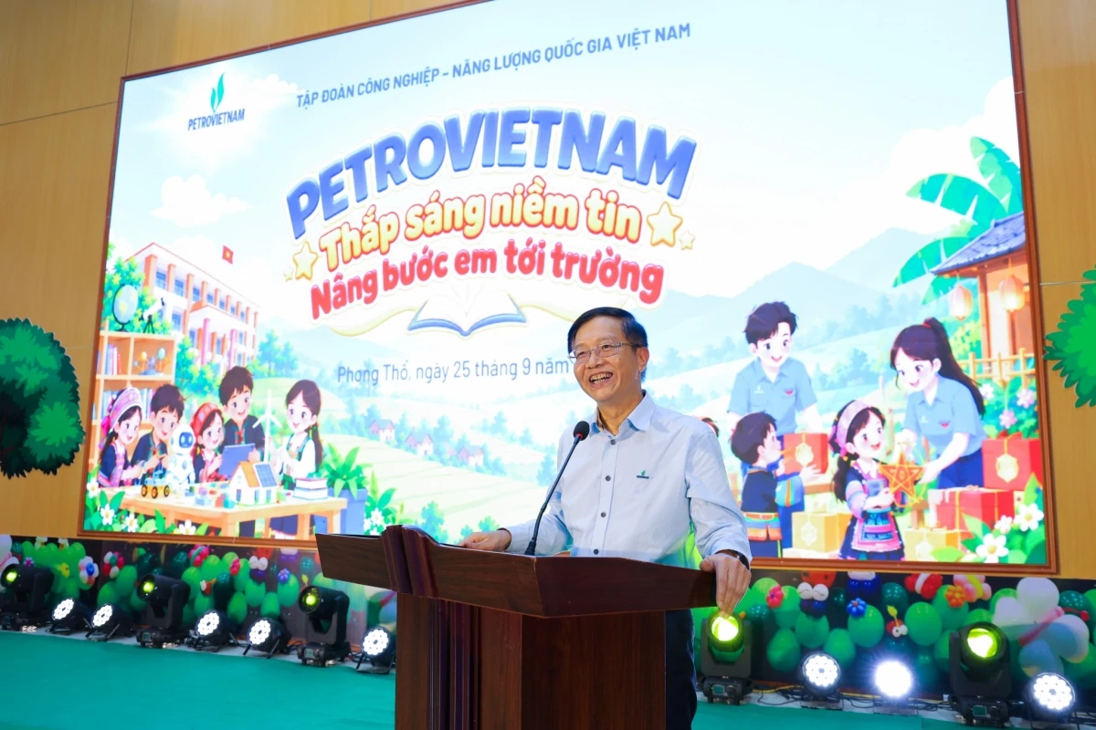 Trung thu đầu tiên dưới mái trường Petrovietnam: Thắp sáng niềm tin nơi biên cương Trung thu đầu tiên dưới mái trường Petrovietnam: Thắp sáng niềm tin nơi biên cương