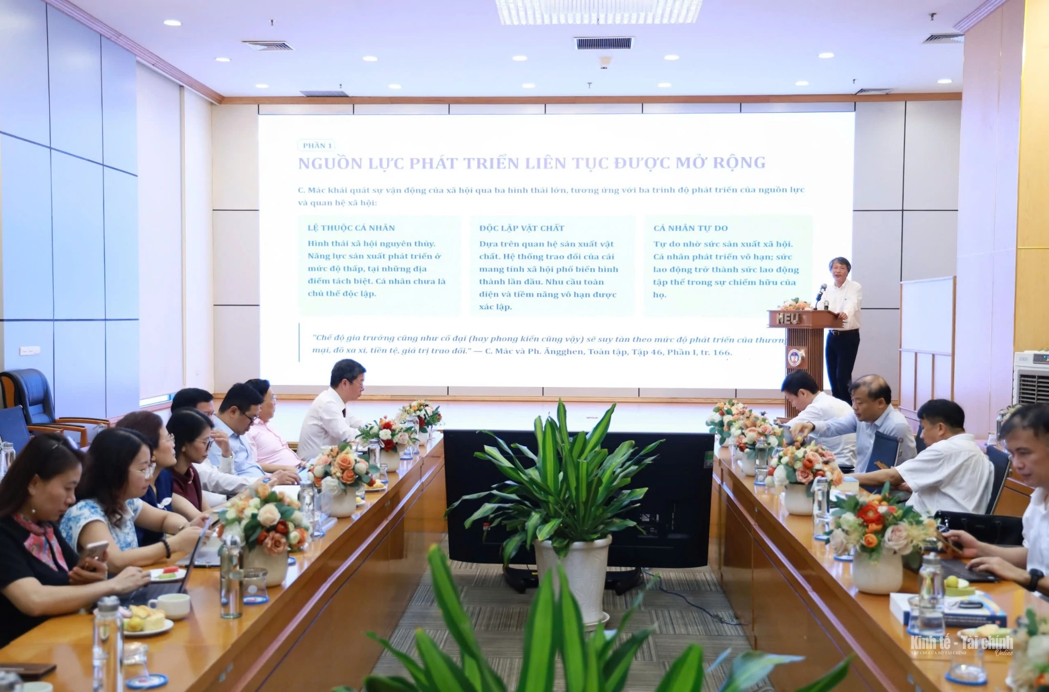 Khơi thông nguồn lực để nâng cao năng suất và hiệu quả tăng trưởng Khơi thông nguồn lực để nâng cao năng suất và hiệu quả tăng trưởng