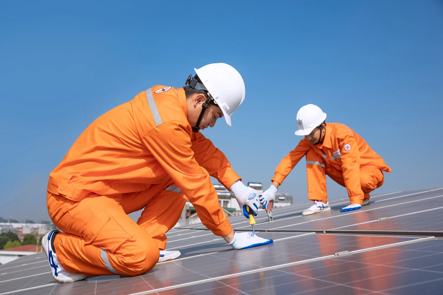 Phát triển điện mặt trời mái nhà, xây dựng môi trường xanh, phát triển bền vững