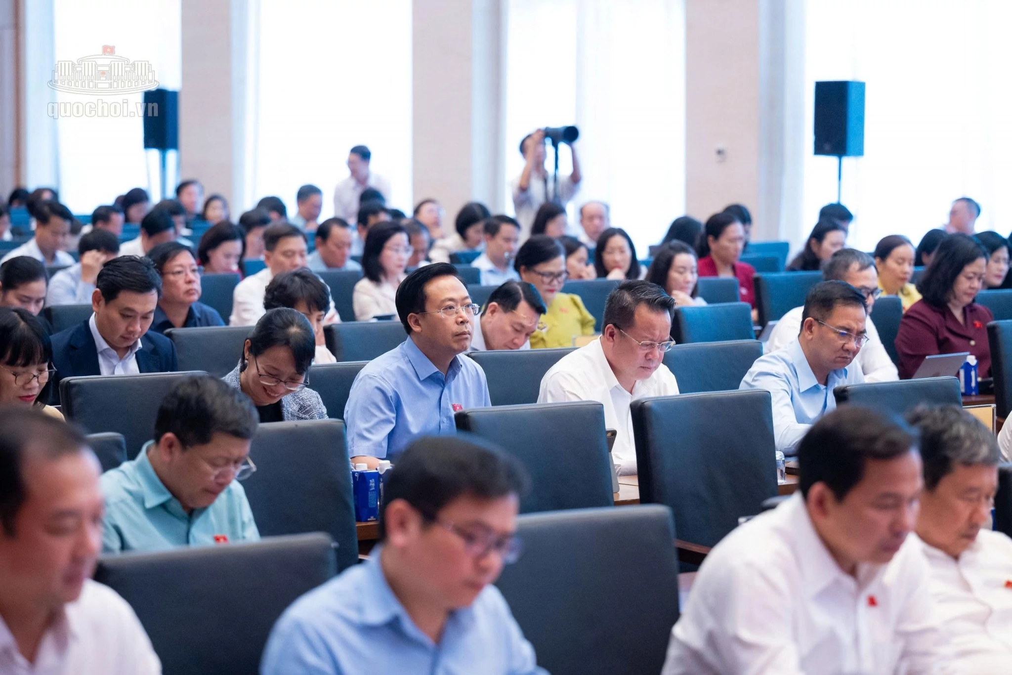 Giá điện theo giờ sẽ áp dụng theo lộ trình, hạn chế ảnh hưởng đến người dân Giá điện theo giờ sẽ áp dụng theo lộ trình, hạn chế ảnh hưởng đến người dân