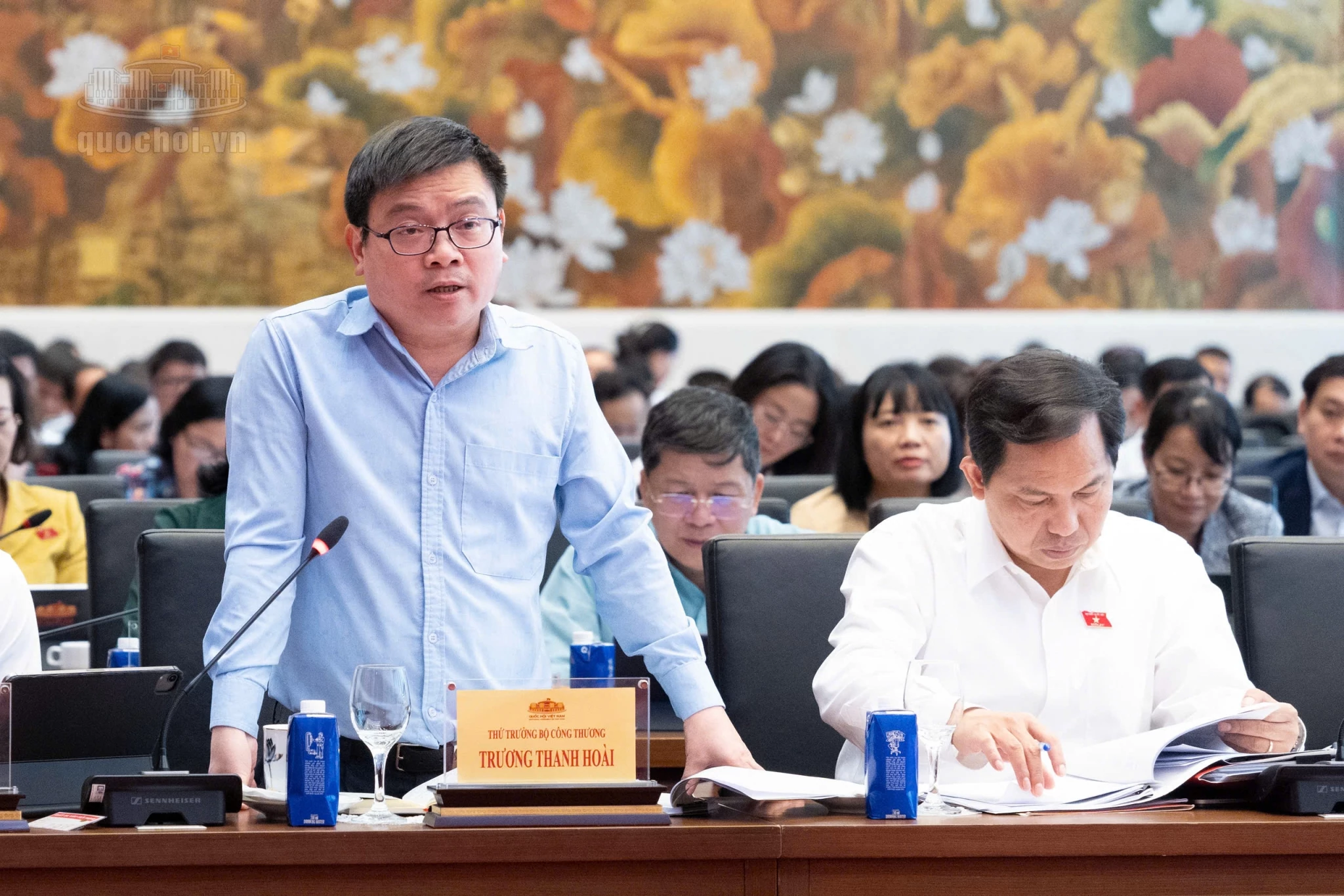 Giá điện theo giờ sẽ áp dụng theo lộ trình, hạn chế ảnh hưởng đến người dân Giá điện theo giờ sẽ áp dụng theo lộ trình, hạn chế ảnh hưởng đến người dân