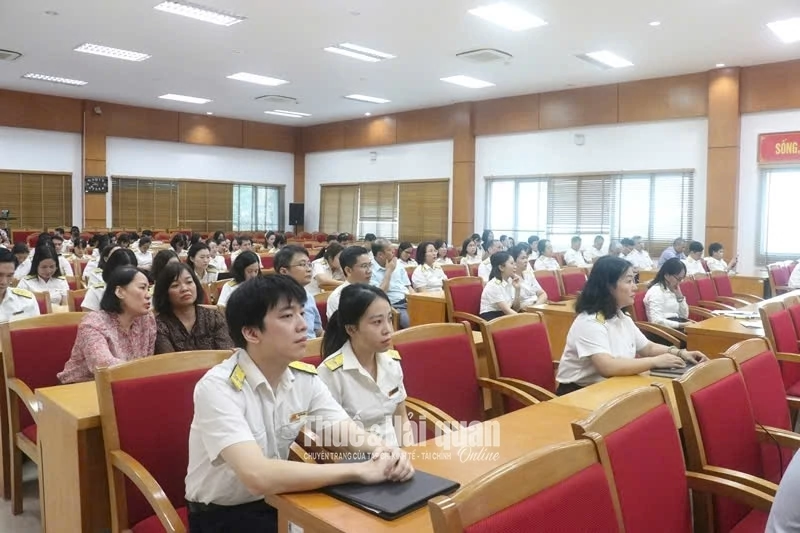 Toàn cảnh hội nghị. Ảnh: Văn Học