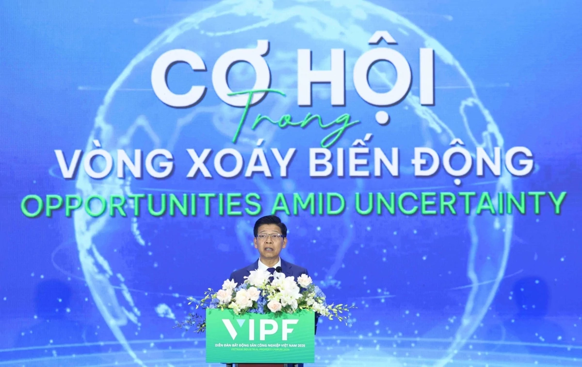 Ông Phạm Văn Hoành, Tổng Biên tập Báo Tài chính - Đầu tư phát biểu tại Diễn đàn. Ảnh: BTC Bất động sản công nghiệp tìm cơ hội trong vòng xoáy biến động