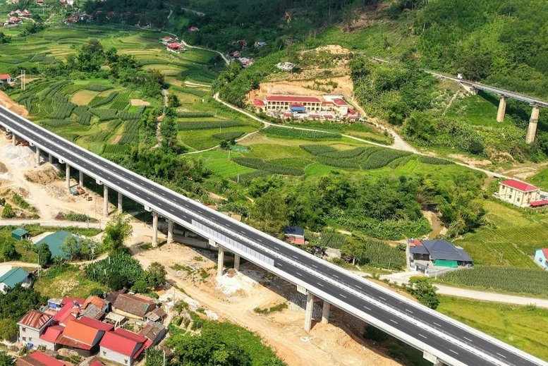 Gỡ điểm nghẽn vốn cho 2 dự án cao tốc trọng điểm phía Bắc Gỡ điểm nghẽn vốn cho 2 dự án cao tốc trọng điểm phía Bắc