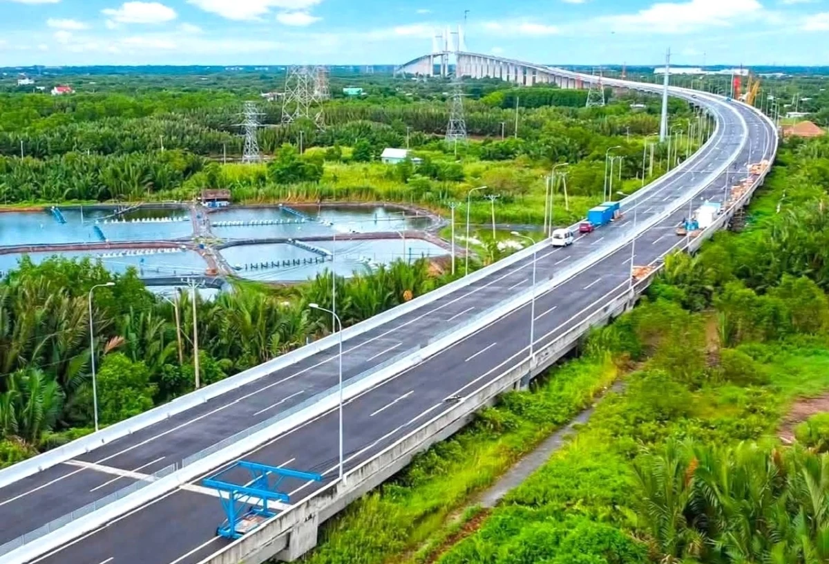 Thông xe cao tốc Bến Lức - Long Thành, rút ngắn hành trình Đông – Tây Nam Bộ Thông xe cao tốc Bến Lức - Long Thành, rút ngắn hành trình Đông – Tây Nam Bộ