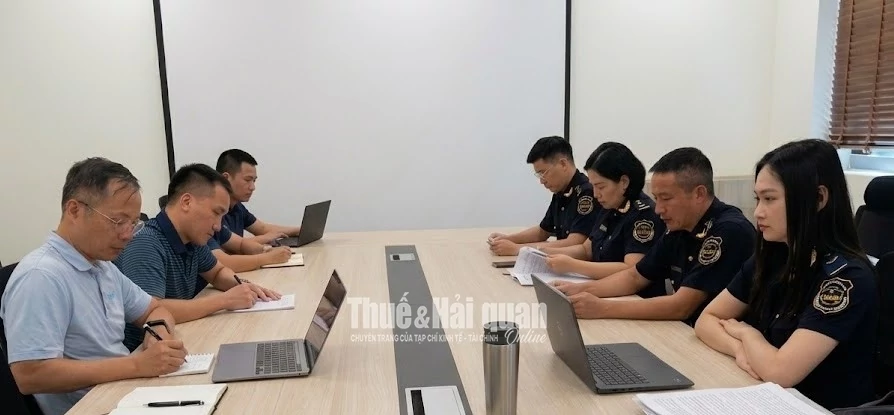 Hải quan khu vực XI tăng cường kiểm tra hàng hóa nhập khẩu miễn thuế