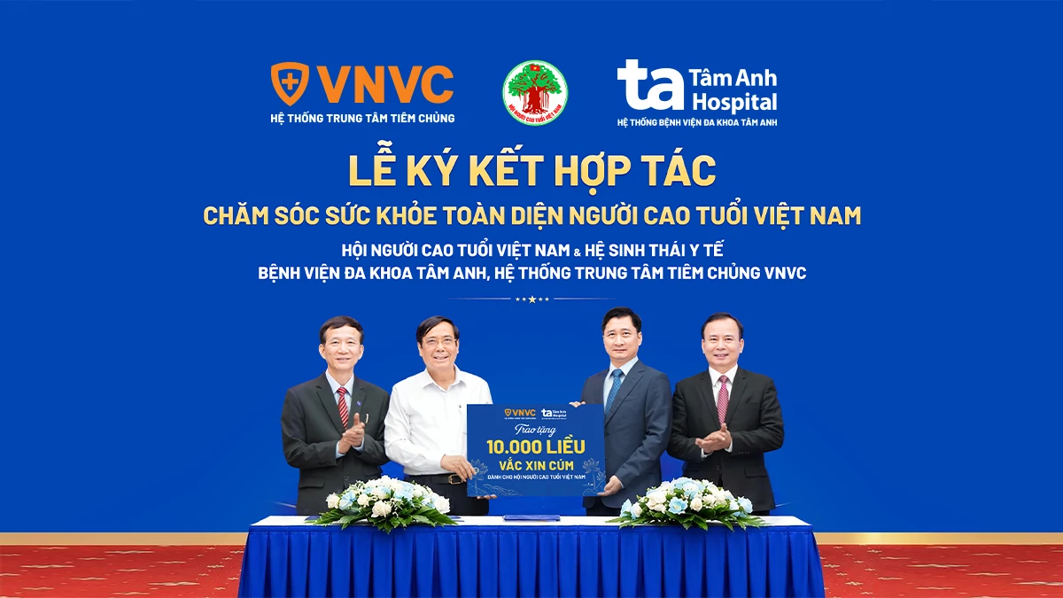 Hệ sinh thái Y tế Tâm Anh - VNVC tặng 10.000 liều vắc xin cúm cho người cao tuổi