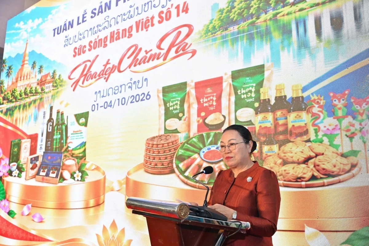 Khai mạc Tuần lễ sản phẩm Việt Nam - Lào “Hoa đẹp Chăm Pa” Khai mạc Tuần lễ sản phẩm Việt Nam - Lào “Hoa đẹp Chăm Pa”