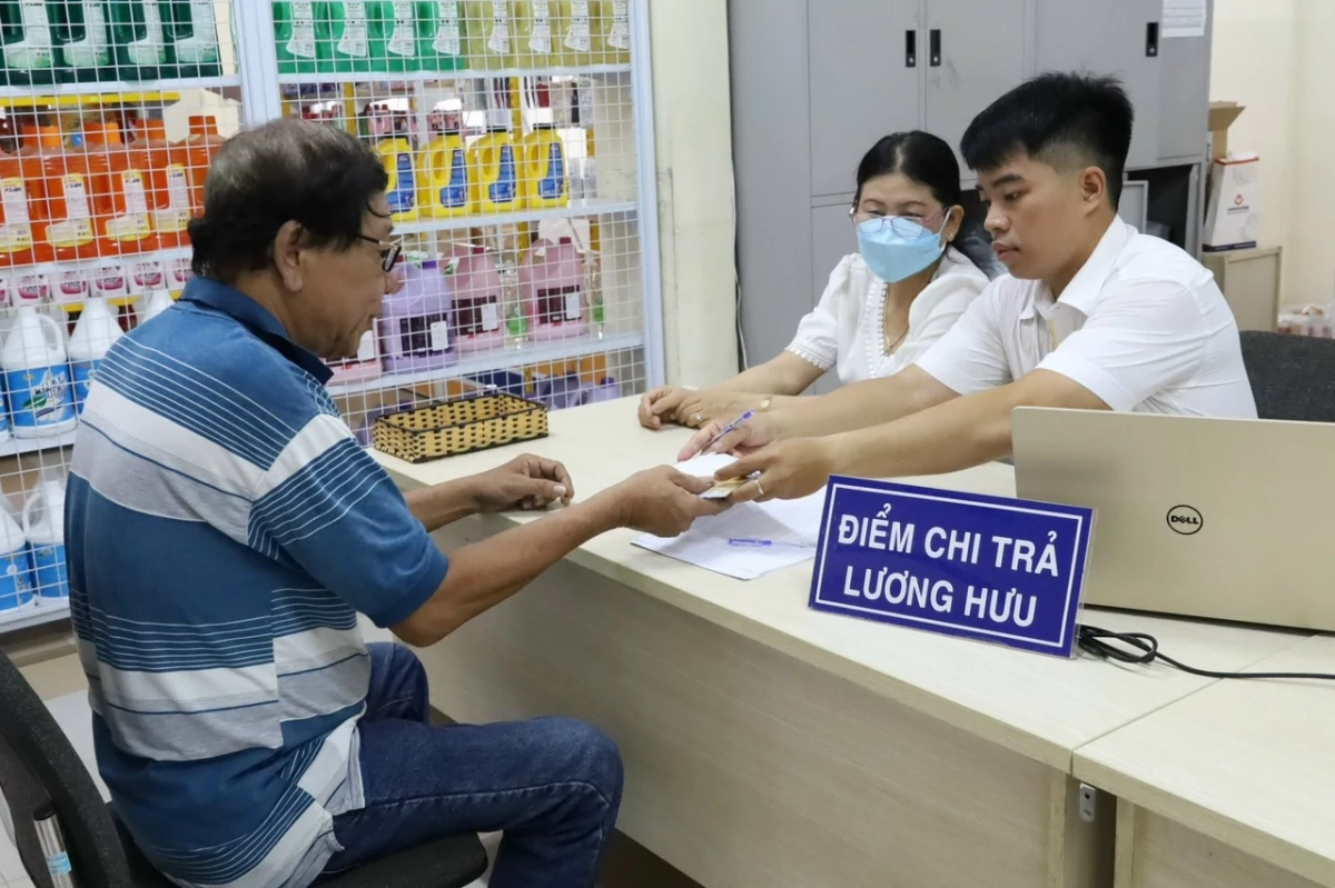 Thêm cách nhận lương hưu, trợ cấp bảo hiểm xã hội mới cho người dân TP. Hồ Chí Minh
