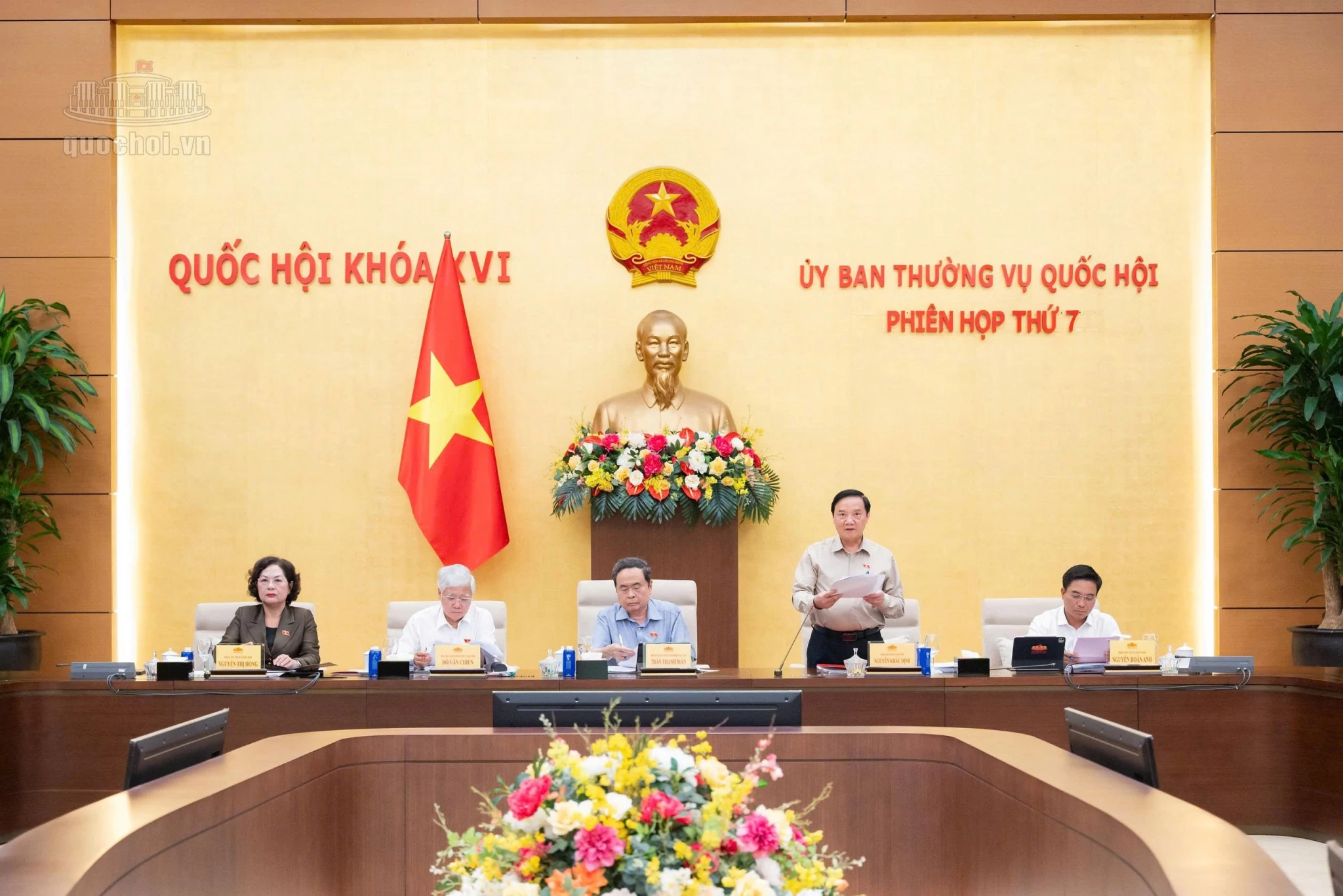 Tinh gọn hệ thống văn bản quy phạm pháp luật, mỗi chủ thể chỉ ban hành 1 hình thức Tinh gọn hệ thống văn bản quy phạm pháp luật, mỗi chủ thể chỉ ban hành 1 hình thức