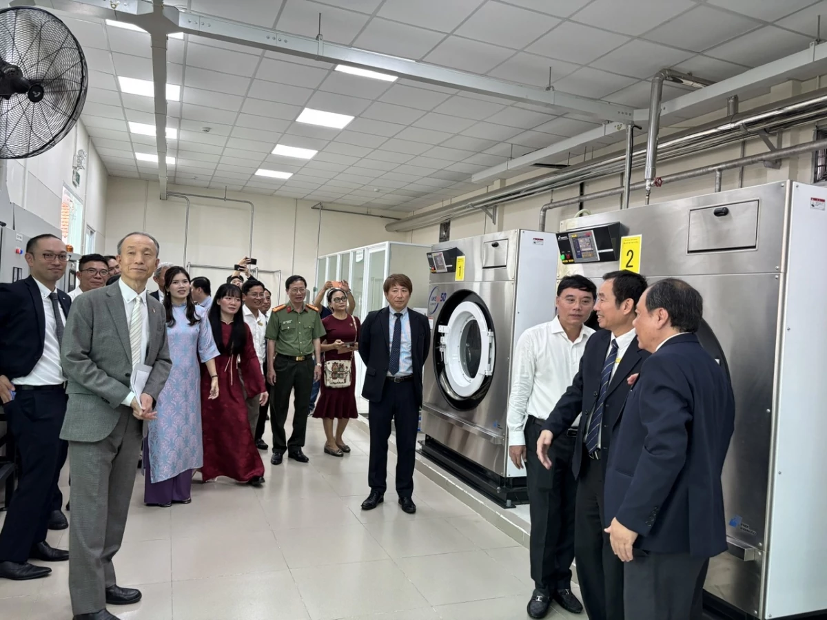 Nhà giặt y tế công nghệ Nhật Bản lần đầu tiên bàn giao cho bệnh viện