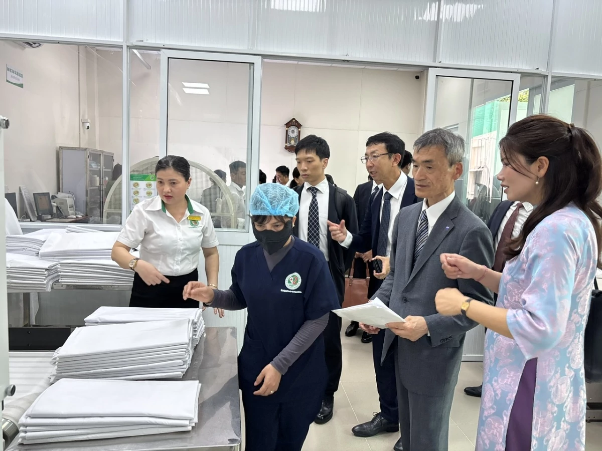 Nhà giặt y tế công nghệ Nhật Bản lần đầu tiên bàn giao cho bệnh viện