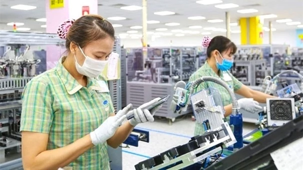 Khu vực FDI tiếp tục giữ vai trò chủ lực khi kim ngạch xuất khẩu đạt đạt 350,41 tỷ USD, chiếm 80,7%, tổng kim ngạch xuất khẩu cả nước trong 9 tháng năm 2026.
