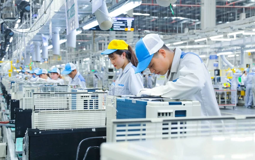 Thu hút đầu tư nước ngoài công phá đỉnh kỷ lục mới, vượt mốc 50 tỷ USD Thu hút đầu tư nước ngoài công phá đỉnh kỷ lục mới, vượt mốc 50 tỷ USD