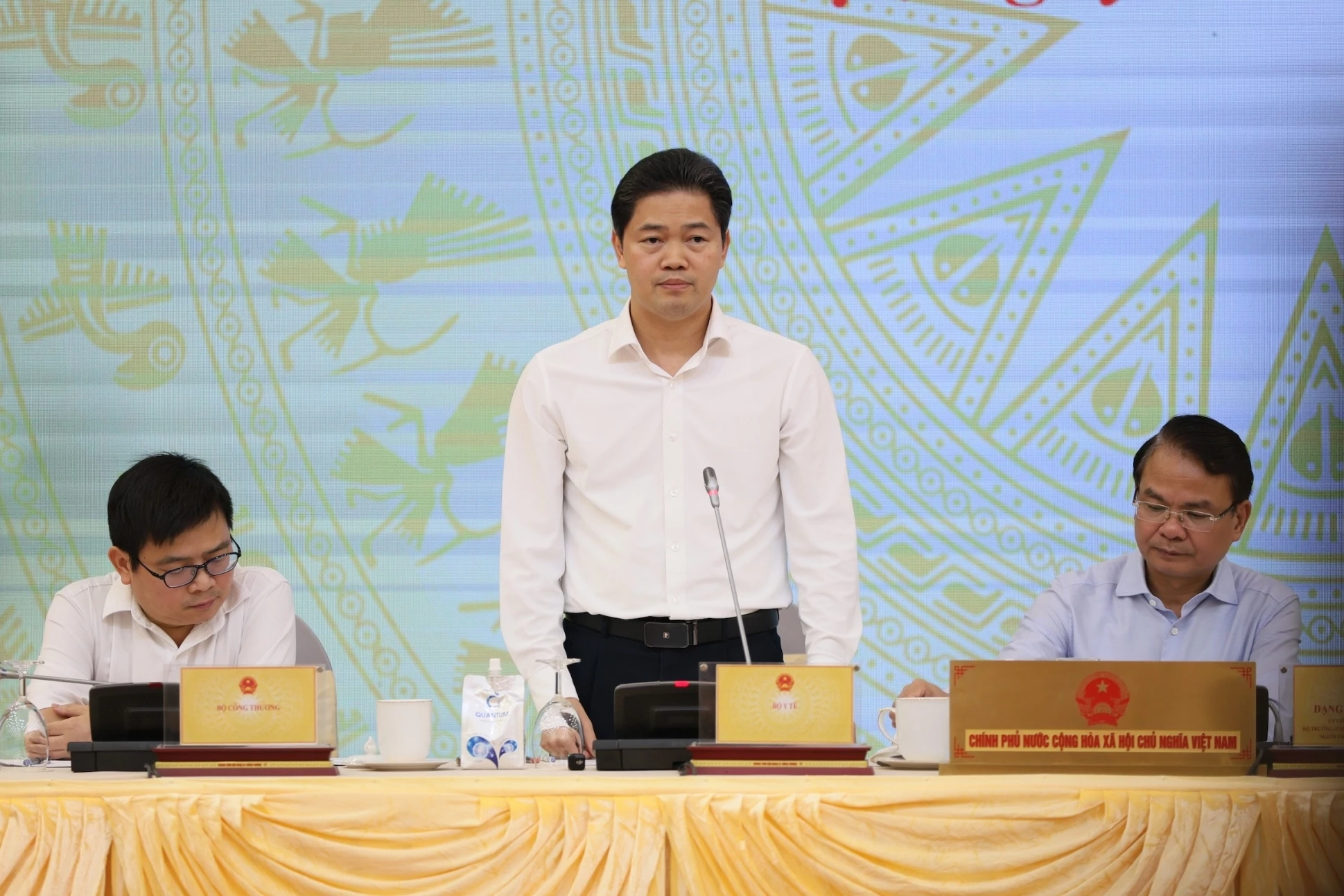siet quan ly gia thuoc thiet bi y te tu nhap khau den su dung