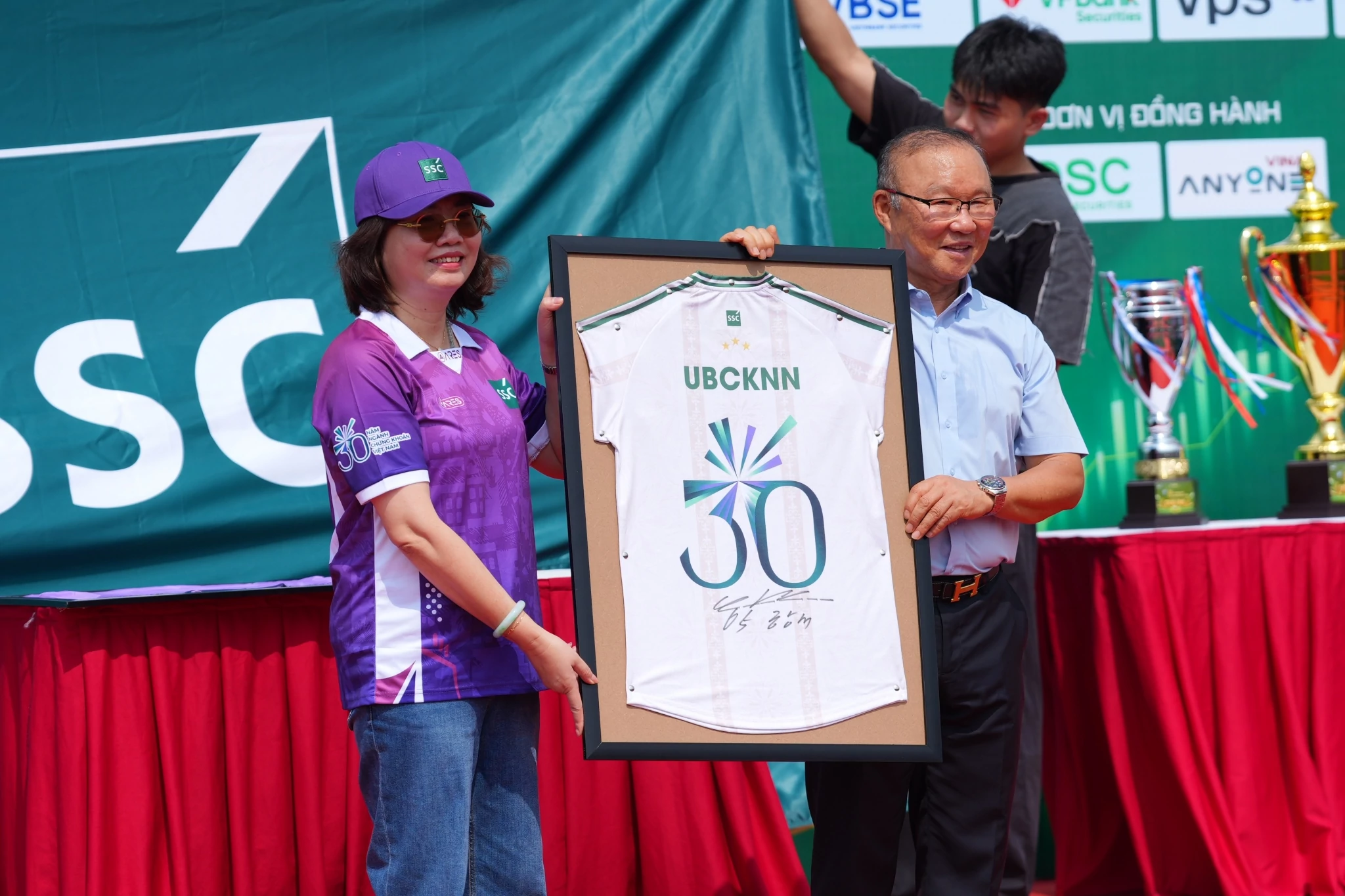 Khởi tranh giải bóng đá chào mừng 30 năm ngành Chứng khoán Việt Nam