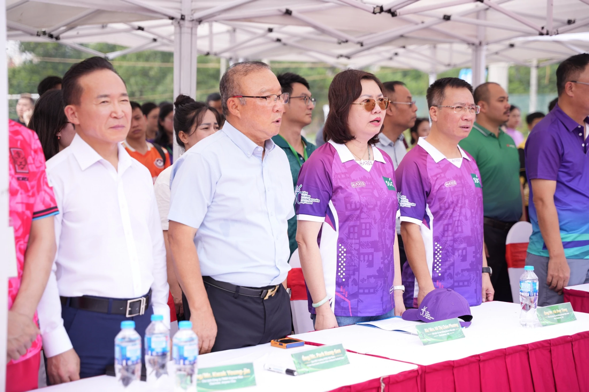 Khởi tranh giải bóng đá chào mừng 30 năm ngành Chứng khoán Việt Nam