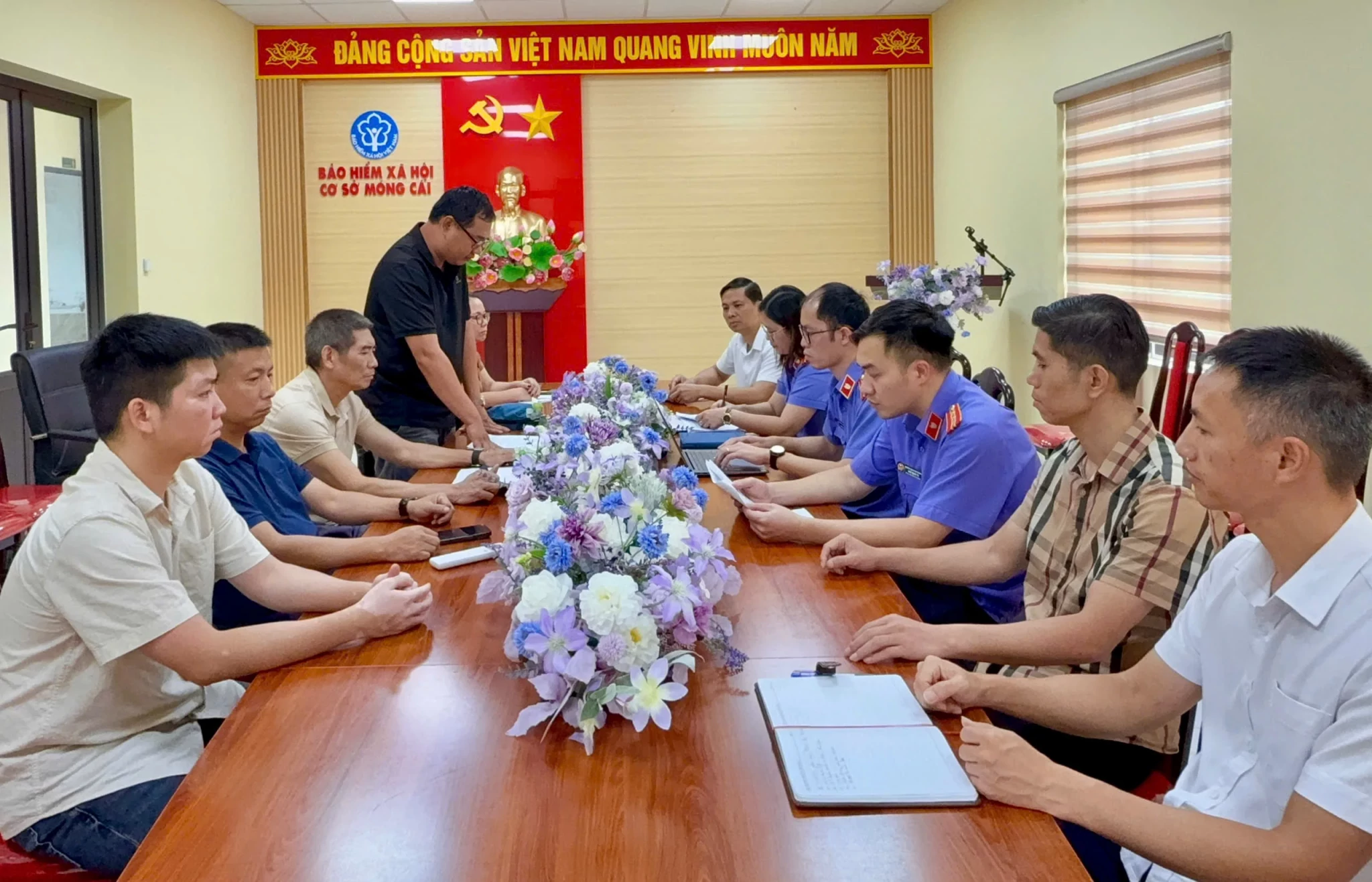 Doanh nghiệp nộp hơn 781 triệu đồng nợ bảo hiểm ngay tại buổi làm việc