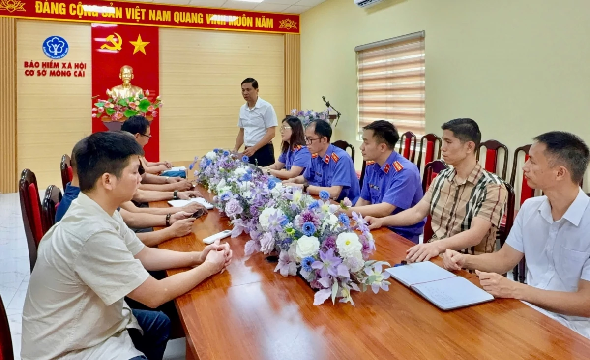 Doanh nghiệp nộp hơn 781 triệu đồng nợ bảo hiểm ngay tại buổi làm việc