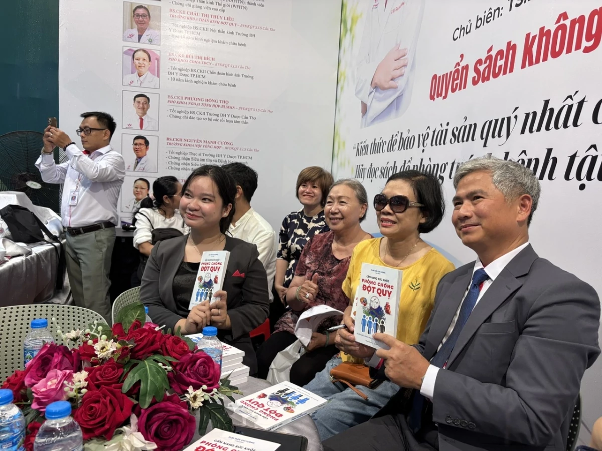 Cẩm nang sức khỏe phòng chống đột quỵ: Đưa kiến thức y khoa đến gần cộng đồng