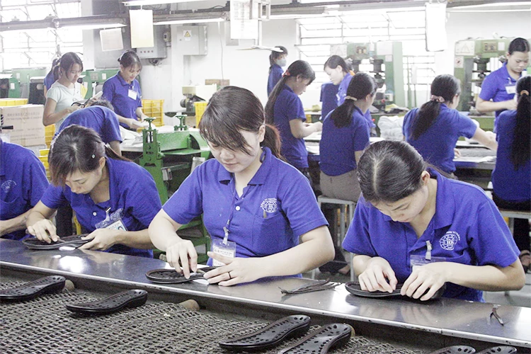 Hoàn thiện chính sách tiền lương và BHXH để xây dựng thị trường lao động hài hòa, ổn định và bền vững