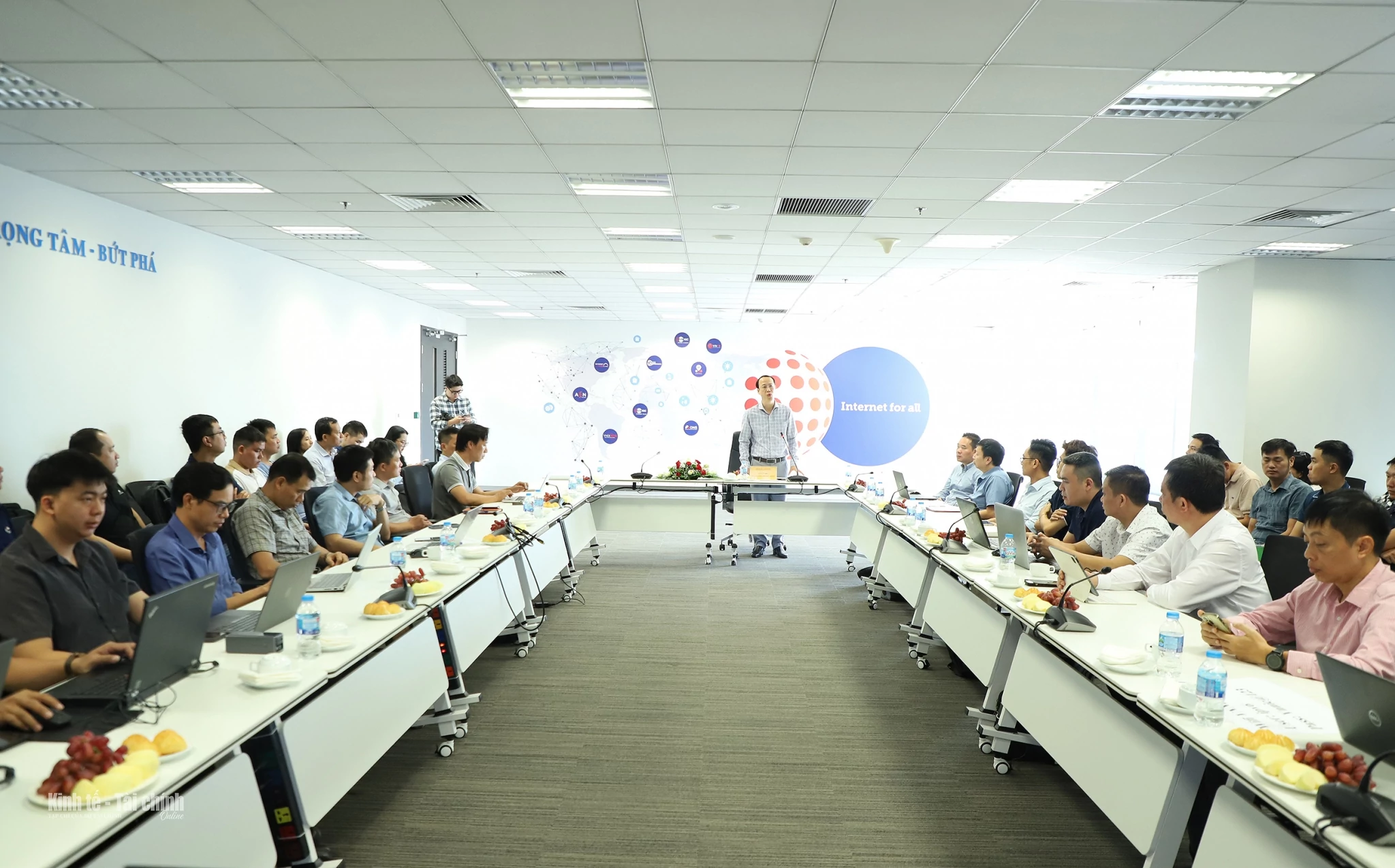 Việt Nam hướng tới ngừng sử dụng IPv4 vào năm 2030 Việt Nam hướng tới ngừng sử dụng IPv4 vào năm 2030
