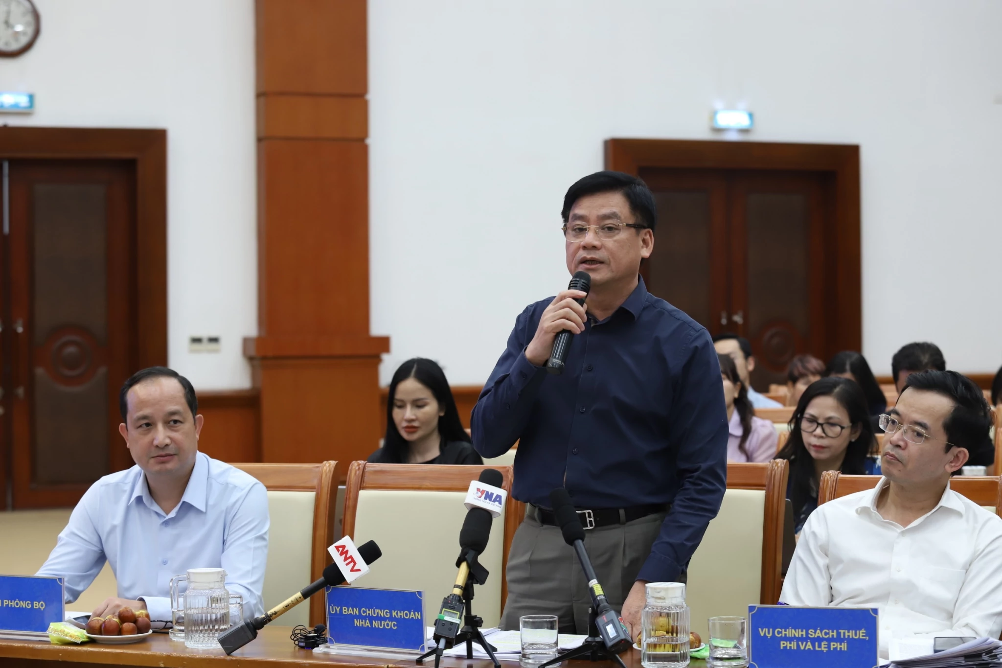 Tiếp tục nghiên cứu, đề xuất cơ chế vận hành thông suốt thị trường chứng khoán Tiếp tục nghiên cứu, đề xuất cơ chế vận hành thông suốt thị trường chứng khoán