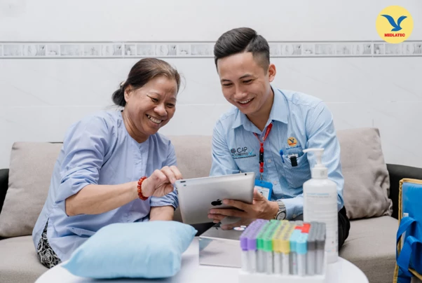 Dịch vụ lấy mẫu xét nghiệm tận nơi MEDLATEC áp dụng phí đi lại chỉ có 10.000 đồng/lần.
