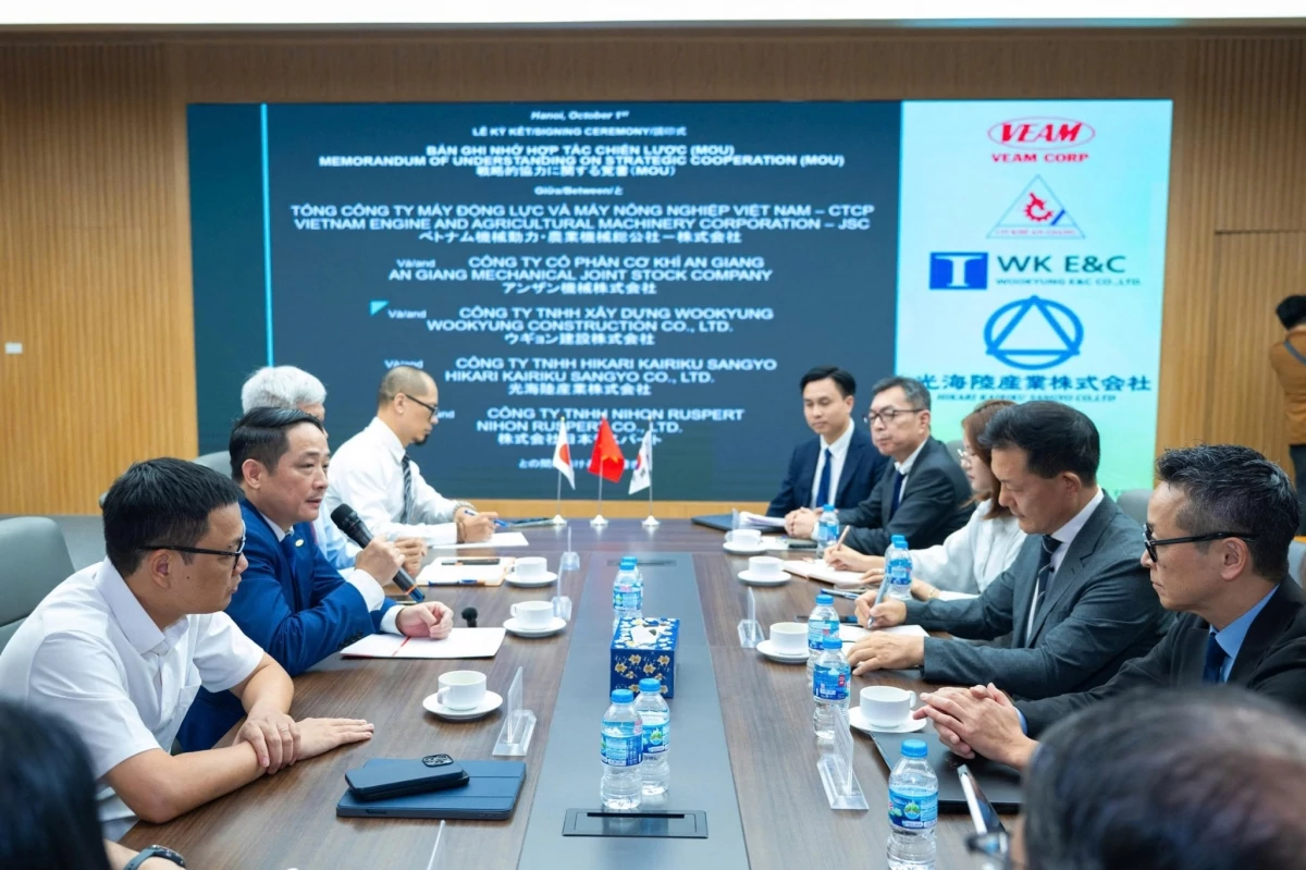 VEAM và các đối tác Hàn Quốc, Nhật Bản làm việc.