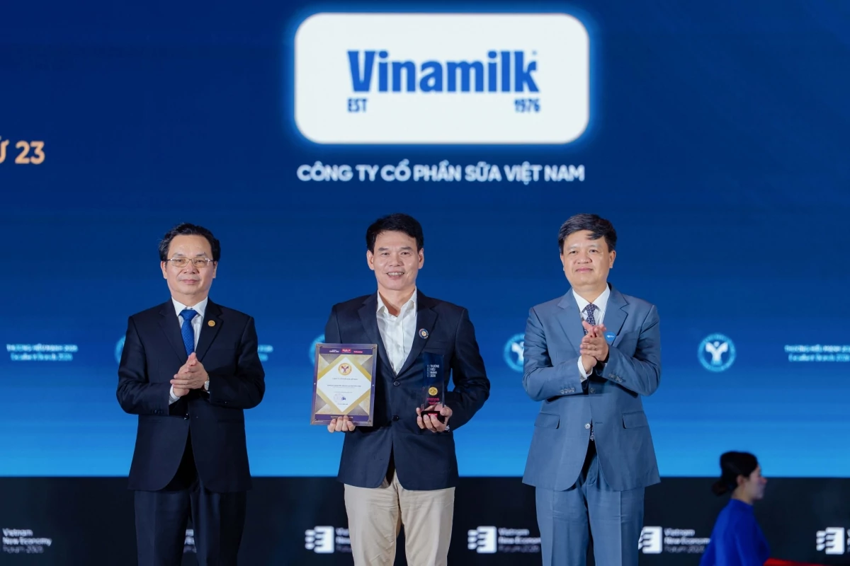 Vinamilk liên tiếp được vinh danh, khẳng định sức mạnh thương hiệu Vinamilk liên tiếp được vinh danh, khẳng định sức mạnh thương hiệu