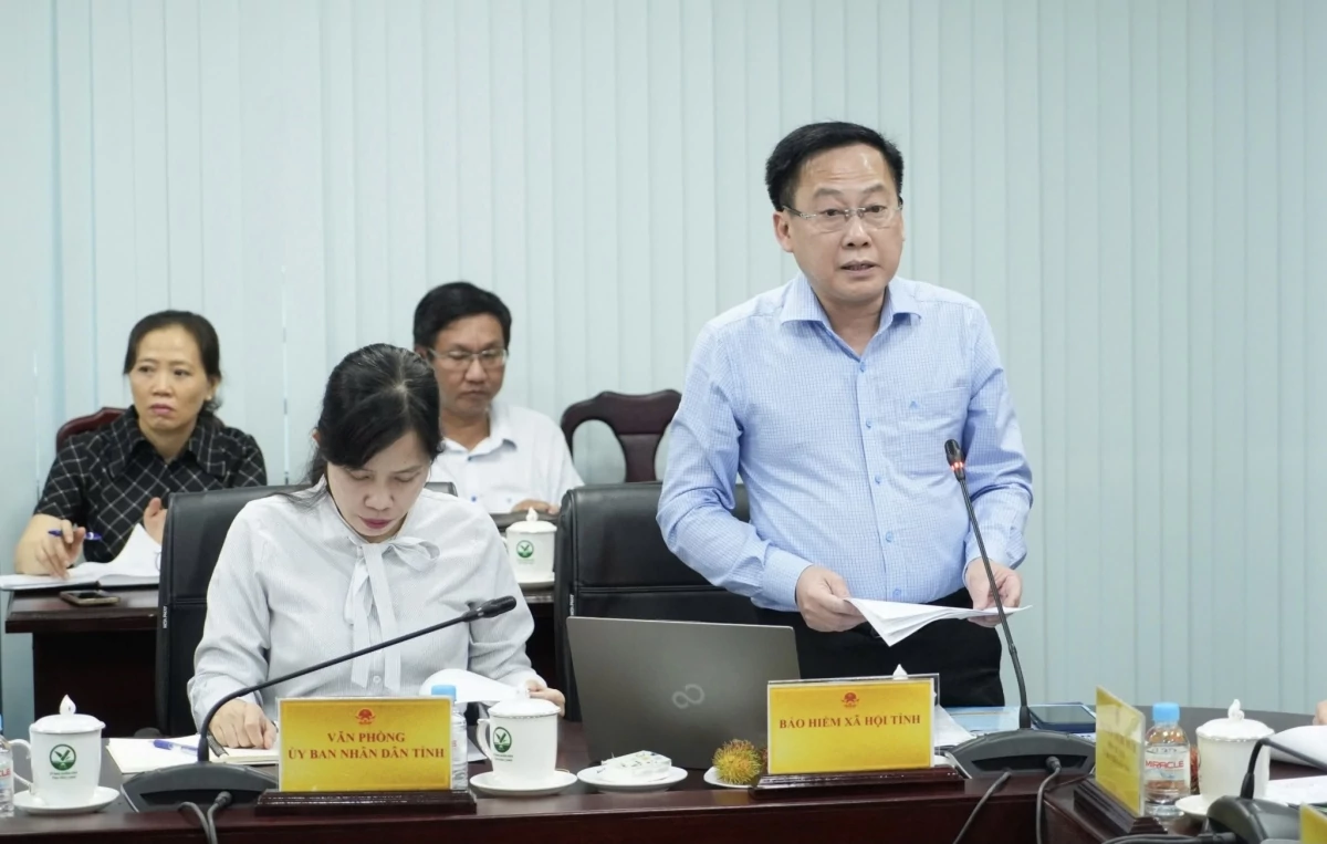 Vĩnh Long: Cần nghiên cứu mức hỗ trợ đóng bảo hiểm xã hội, bảo hiểm y tế cho người dân