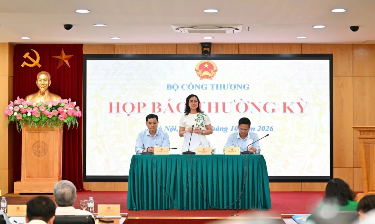 Bảo đảm nguồn cung xăng dầu, chủ động ứng phó biến động thị trường Bảo đảm nguồn cung xăng dầu, chủ động ứng phó biến động thị trường