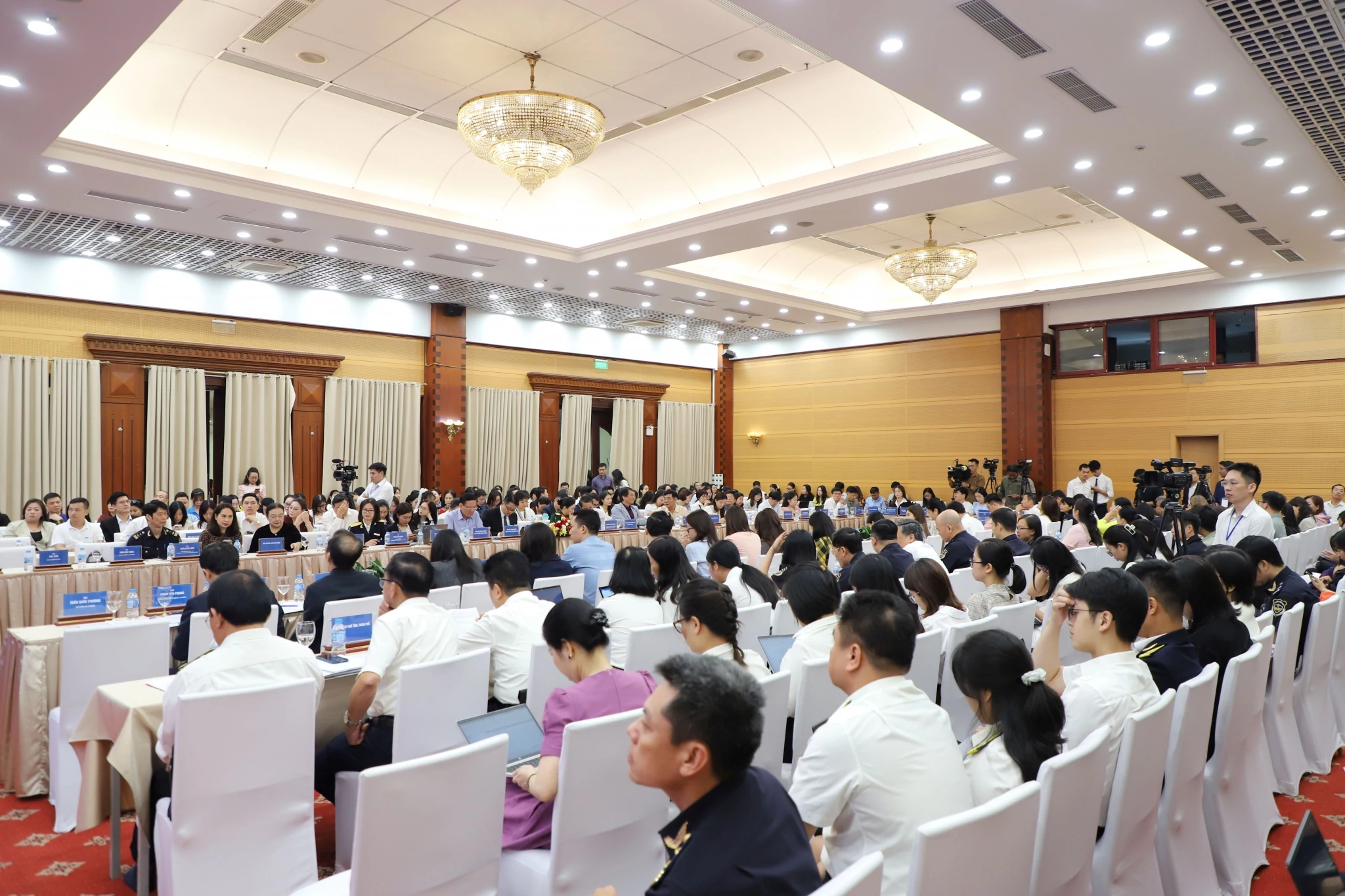 Tạo không gian đối thoại giữa cơ quan Thuế và Hải quan với cộng đồng doanh nghiệp