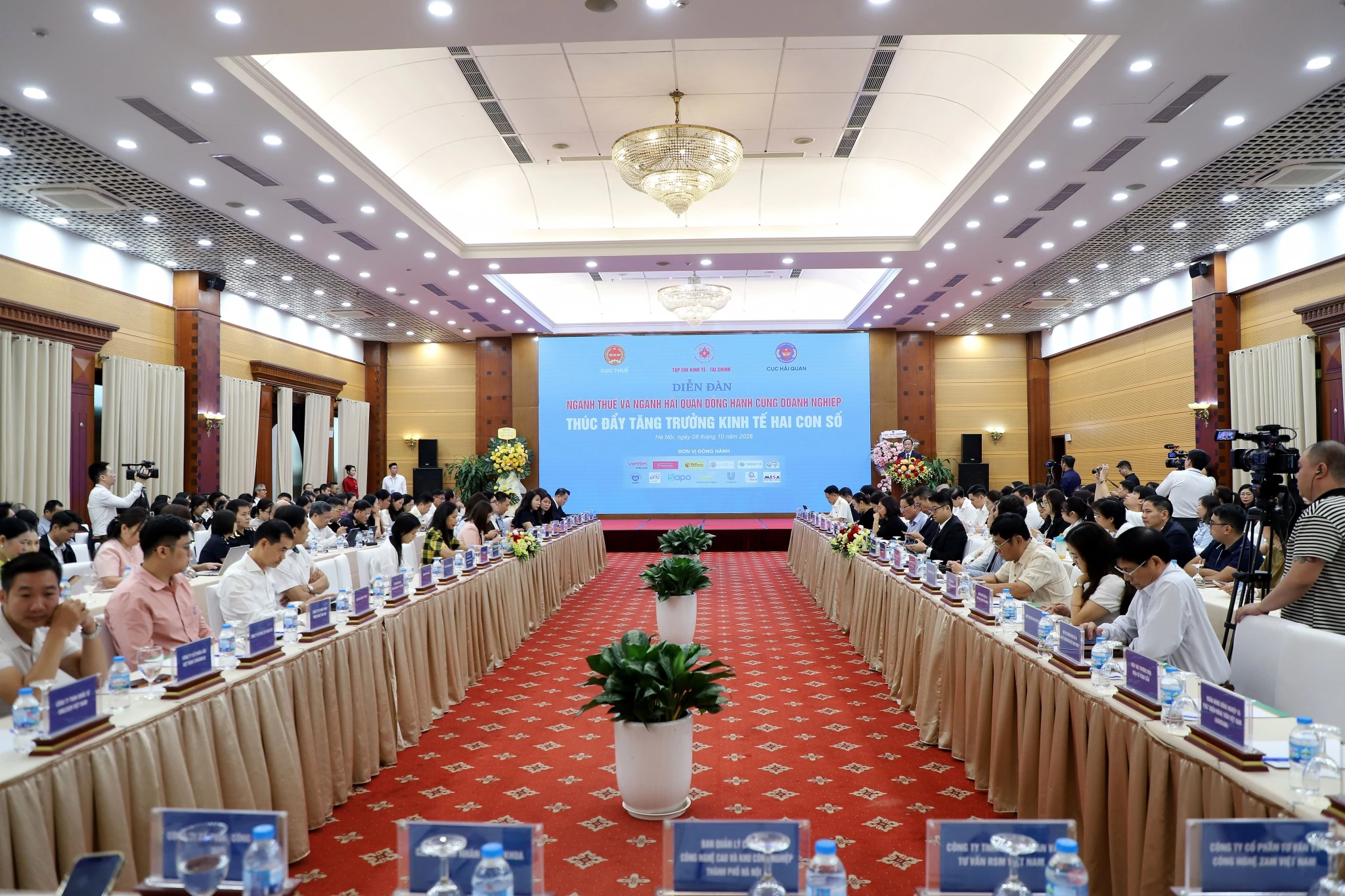 Thứ trưởng Bộ Tài chính: Ngành Thuế và Hải quan nỗ lực cải cách, đồng hành cùng doanh nghiệp