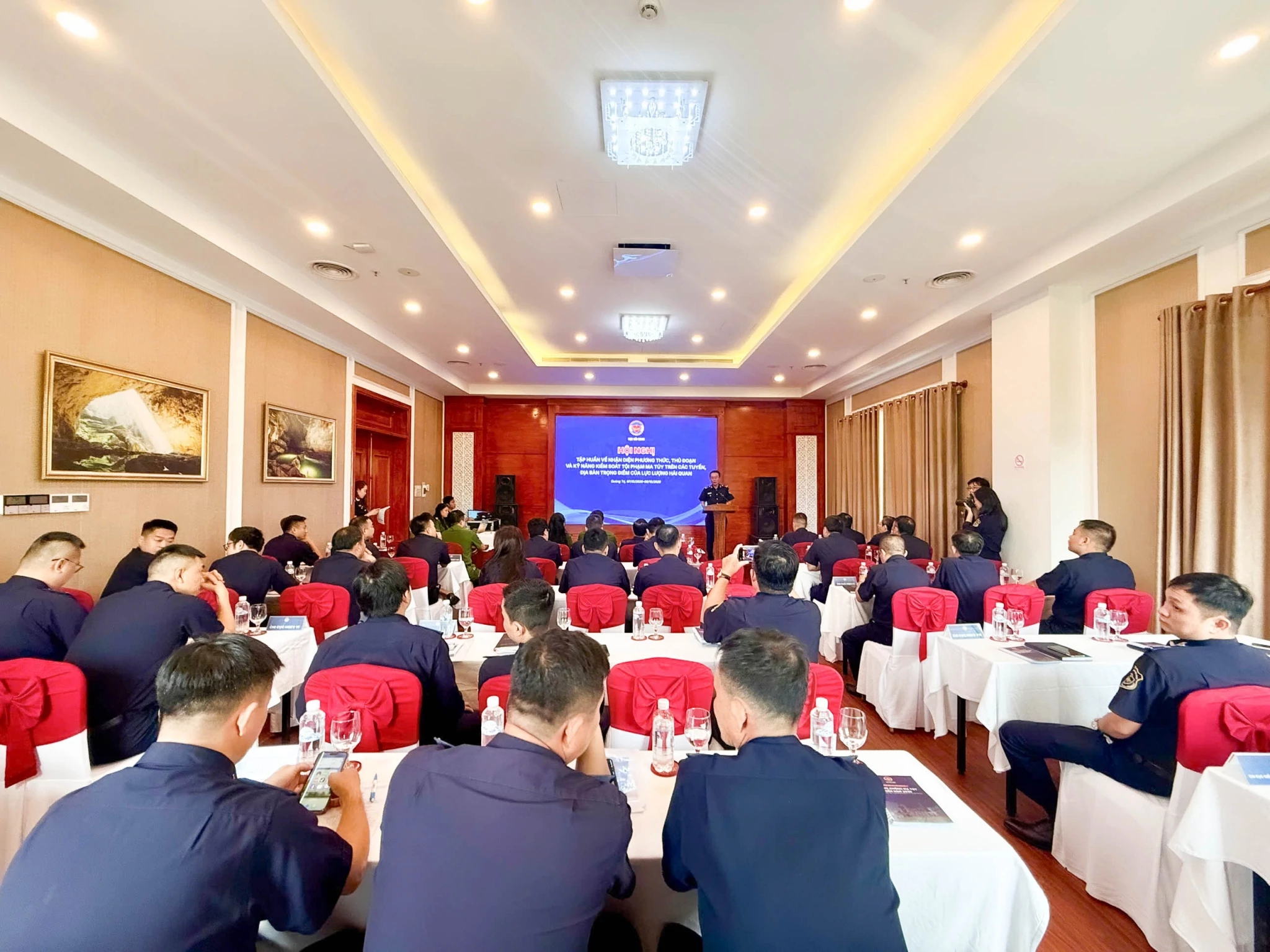 Cập nhật cho công chức hải quan về phương thức, thủ đoạn mới của tội phạm ma túy