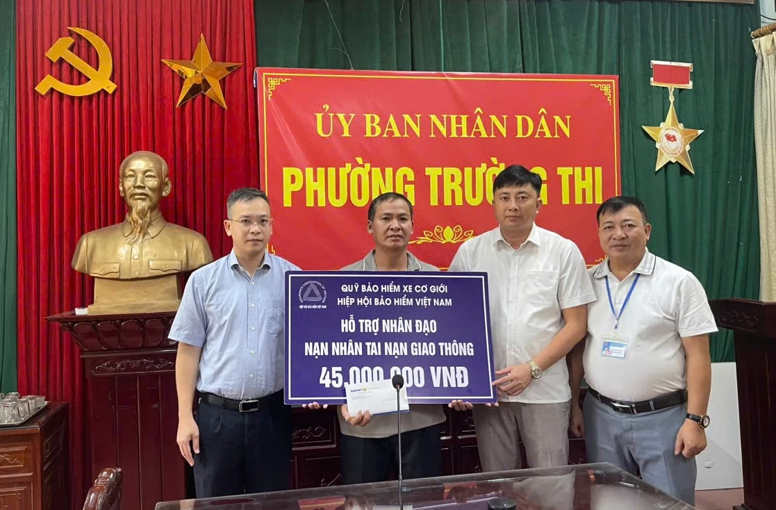 Hỗ trợ nhân đạo đến các gia đình nạn nhân tai nạn giao thông Hỗ trợ nhân đạo đến các gia đình nạn nhân tai nạn giao thông