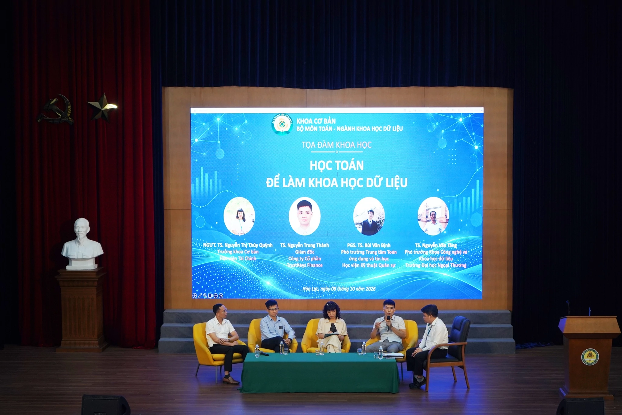 Toán học, dữ liệu và năng lực phân tích trong nền kinh tế số