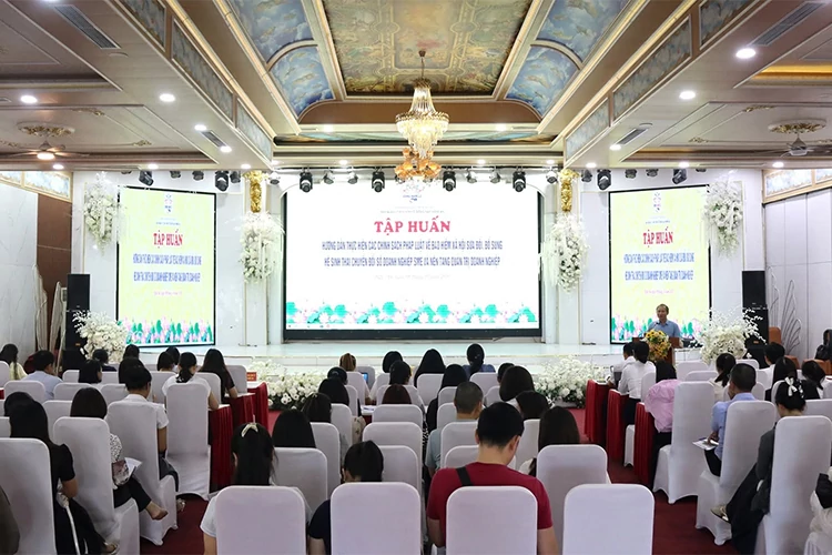 phổ biến các quy định pháp luật mới về BHXH, BHYT.