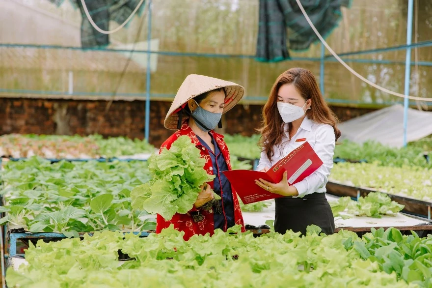 Agribank: Hơn 1,34 triệu tỷ đồng chảy vào “tam nông” Agribank: Hơn 1,34 triệu tỷ đồng chảy vào “tam nông”