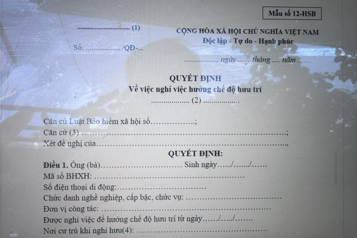 Mẫu số 12-HSB và Mẫu số 13-HSB trong giải quyết hưởng các chế độ BHXH đã được bãi bỏ
