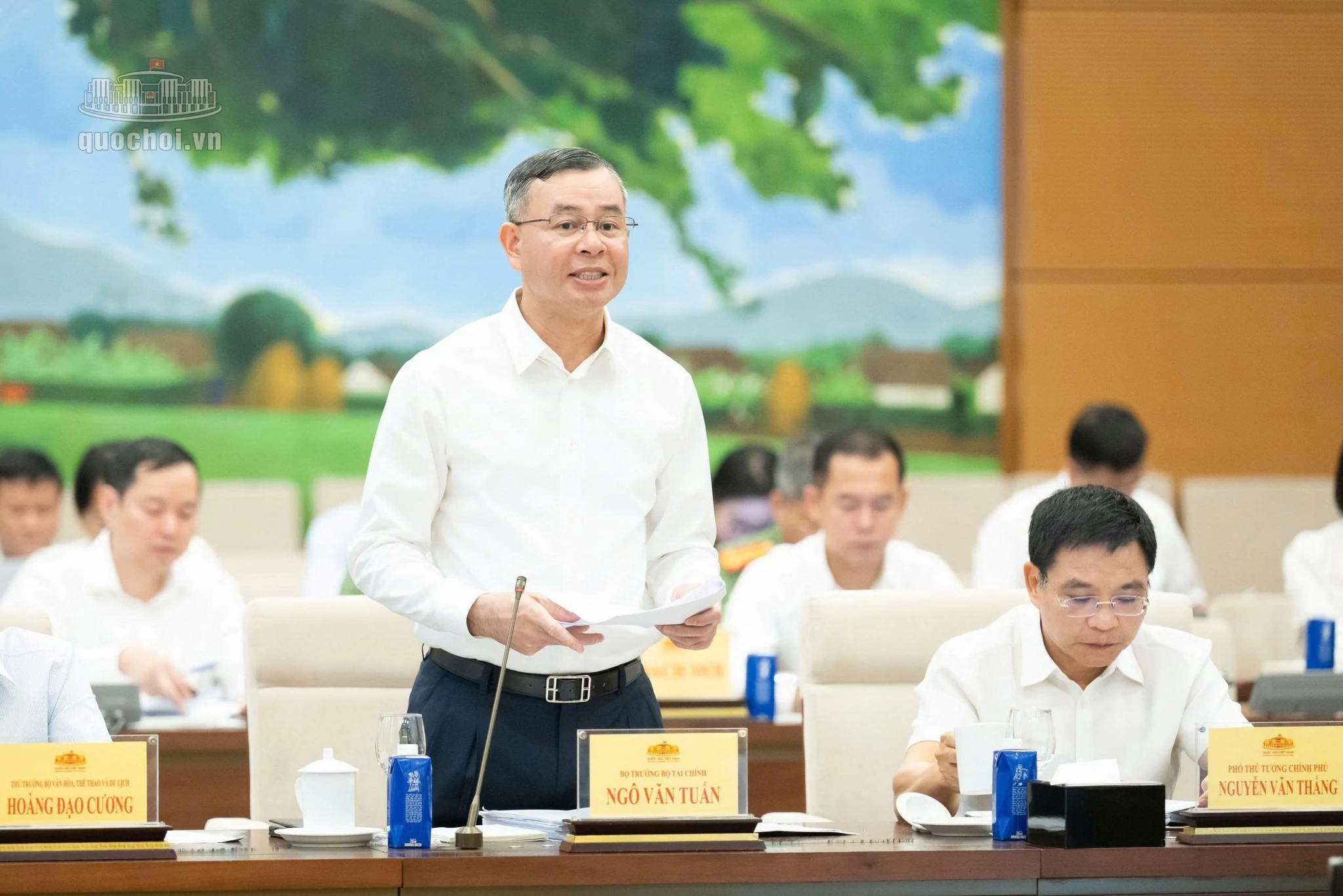 Kiên định giữ vững ổn định kinh tế vĩ mô, hướng tới tăng trưởng 2 con số Kiên định giữ vững ổn định kinh tế vĩ mô, hướng tới tăng trưởng 2 con số