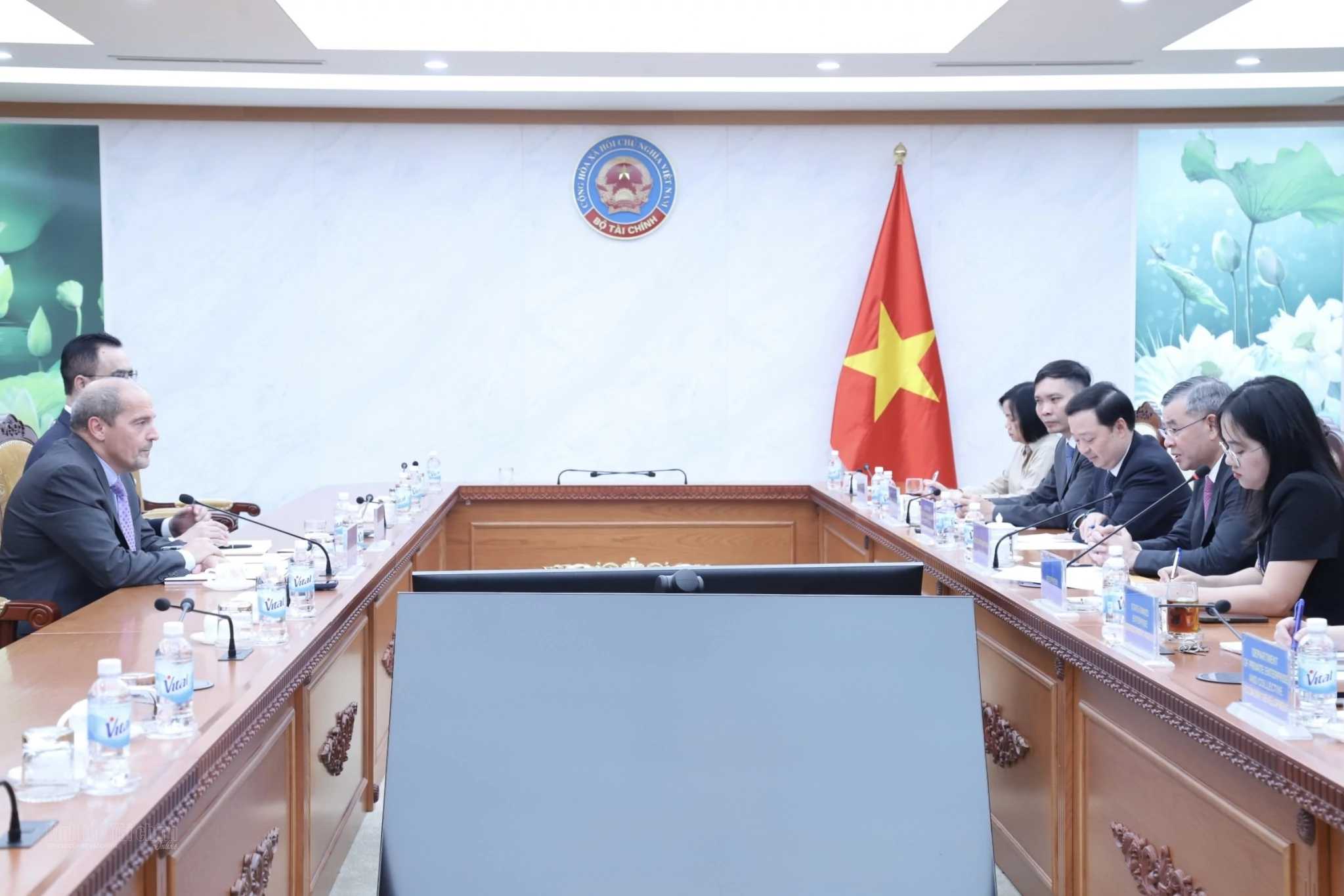 fitch ratings danh gia tich cuc trien vong tang truong va co hoi dau tu tai viet nam
