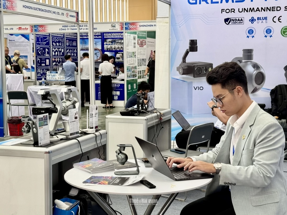 Bộ Tài chính đề xuất điều chỉnh khung thuế suất thuế xuất khẩu đối với một số sản phẩm nhôm từ 5–40% xuống 0–30%; đối với một số sản phẩm gỗ và than, khung thuế suất được đề xuất điều chỉnh từ 5–25% xuống 0–25%. Ảnh: Quỳnh Hương.