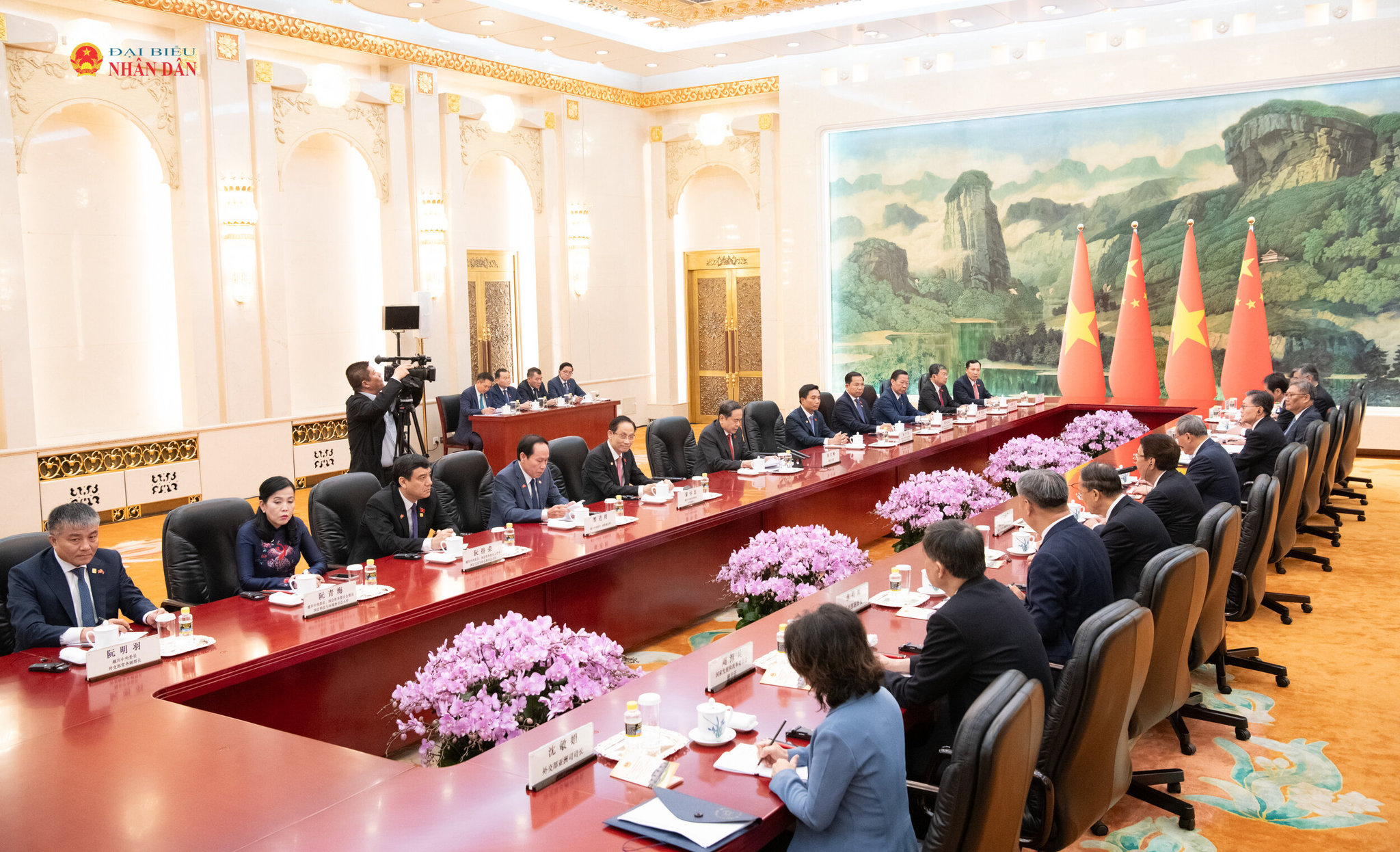 Quang cảnh cuộc họi kienrd3