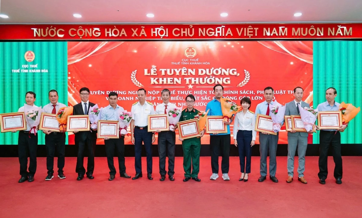 Thuế tỉnh Khánh Hòa tôn vinh doanh nghiệp đóng góp lớn cho ngân sách