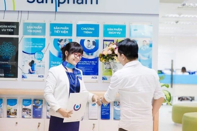lai suat ty gia hom nay tien gui dai han vuot 7 nam ty gia trung tam tang tro lai