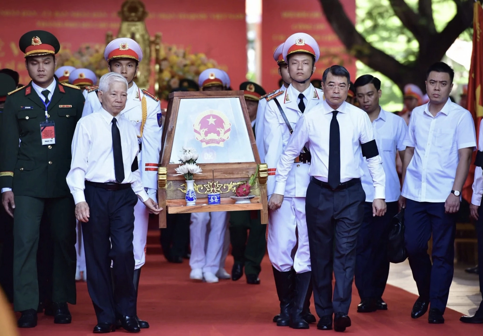 TP. Hồ Chí Minh: Trang nghiêm lễ viếng, truy điệu và an táng các anh hùng liệt sĩ TP. Hồ Chí Minh: Trang nghiêm lễ viếng, truy điệu và an táng các anh hùng liệt sĩ
