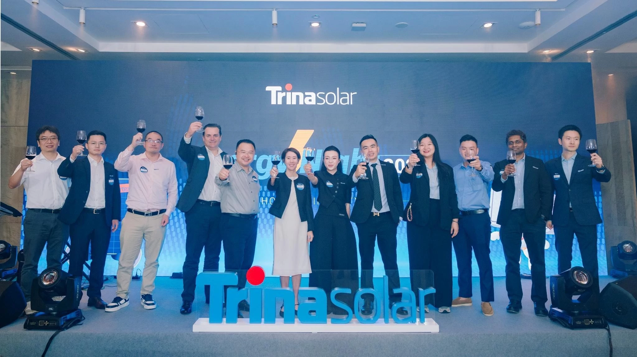 Trinasolar giới thiệu các giải pháp điện mặt trời và lưu trữ năng lượng mới nhất tại Việt Nam Trinasolar giới thiệu các giải pháp điện mặt trời và lưu trữ năng lượng mới nhất tại Việt Nam